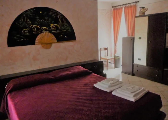 L'elefantino - Bed And Book Alojamento de Acomodação e Pequeno-almoço Roccasparvera