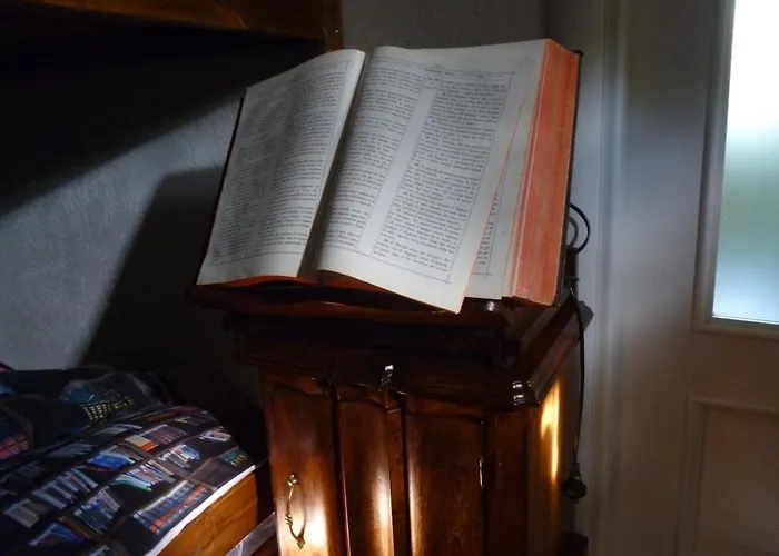 Alojamento de Acomodação e Pequeno-almoço L'elefantino - Bed And Book Roccasparvera